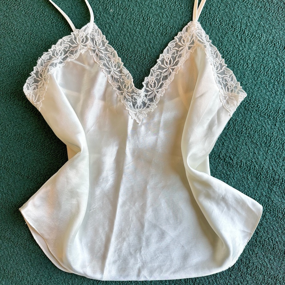 Gold Tag Victoria's Secret White Camisole Sleep Top Nighty